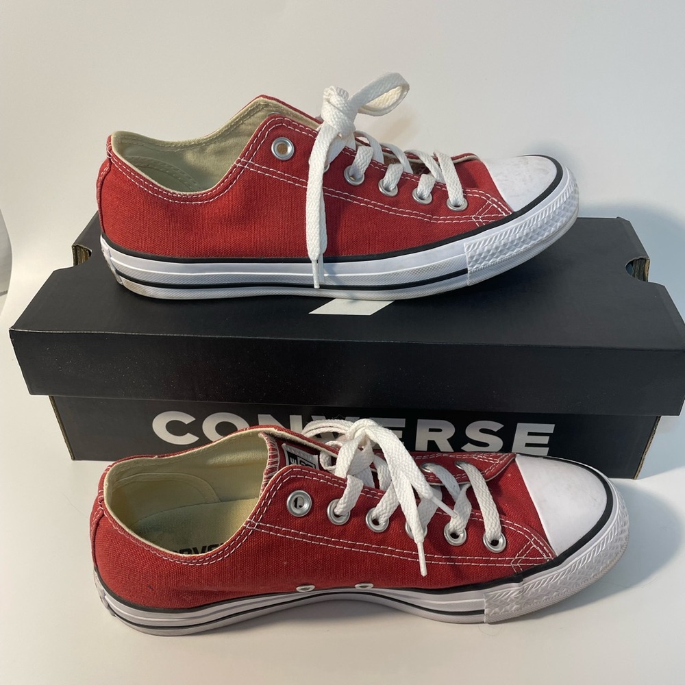 CONVERSE! All Stars 🏆 Brick Red & in Fantastic Shape! Hardly Worn!  Sz 8W or 6M
